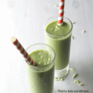 Matcha Date and Almond Smoothie