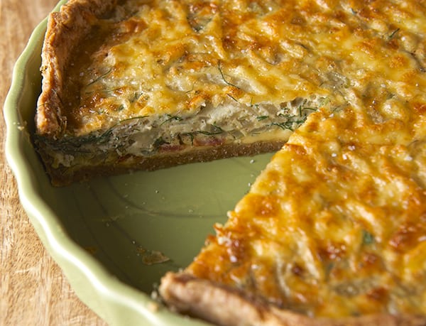 https://yes-moreplease.com/wp-content/uploads/2013/11/Fennel-Shallot-Bacon-Edam-Quiche_slice.jpg