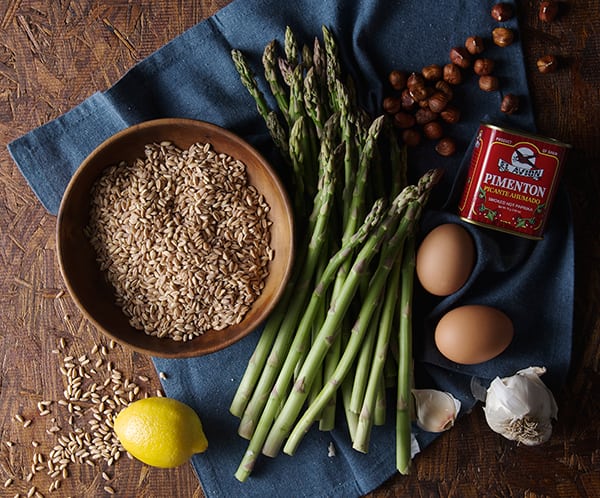 Warm-Farro-Asparagus-and-Poached-egg-ingredients