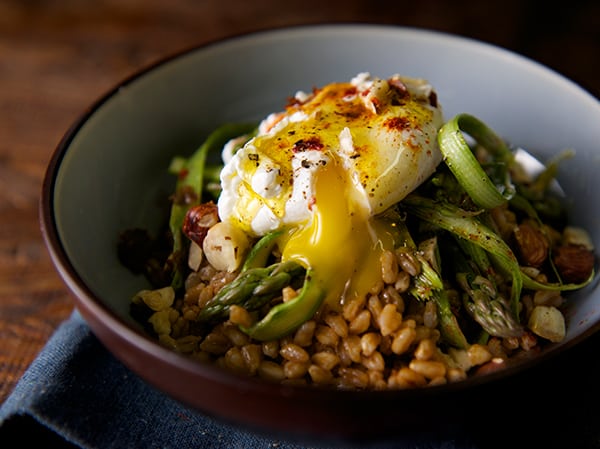 Warm-Farro-asparragus-and-poached-egg--~Yes,-more-please!