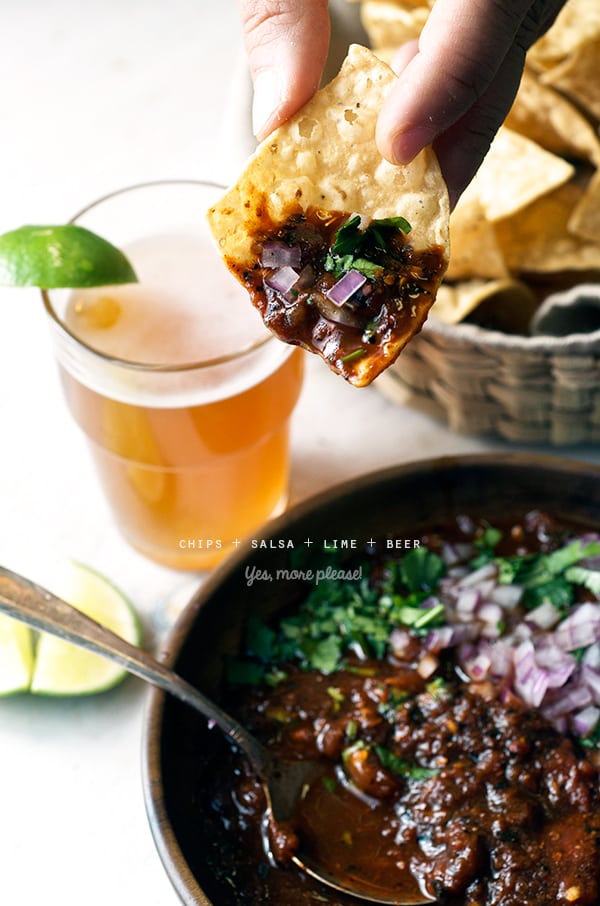 Salsa-Roja-Asada_Yes,-more-please!_chips+salsa+lime+beer