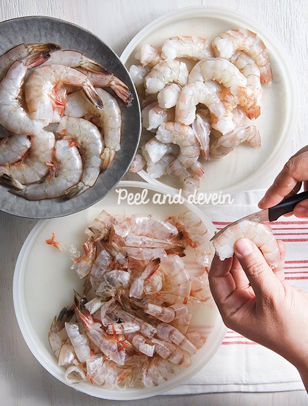 Mexican-Shrimp-Cocktail_peel-and-devein-the-shrimp