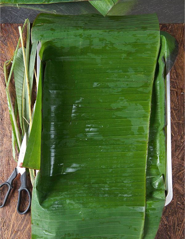 Cochinita-Pibil-Yucatan-Style_banana-Plantain-wraping-the-pork-bundle