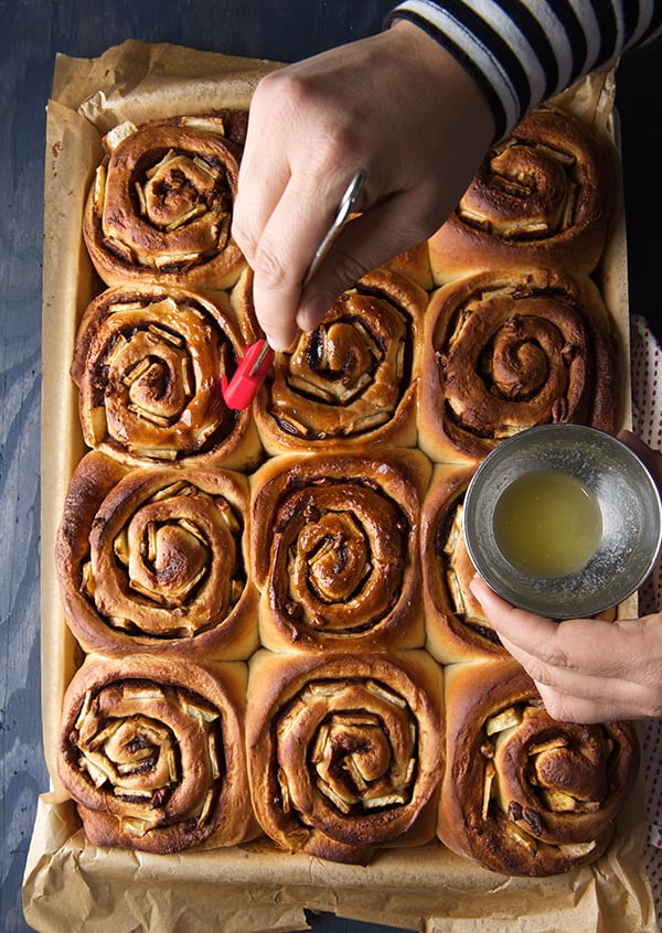 Apple-Cinnamon-Rolls_out-of-the-oven_butter-immediately!