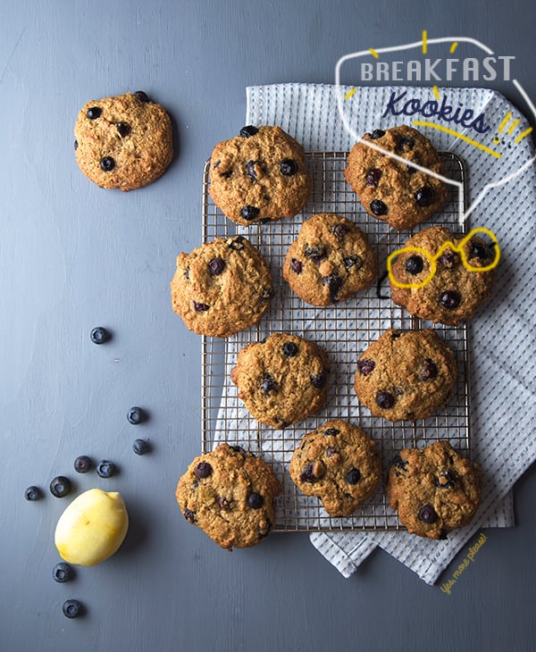 Oatmeal-Bluberry-Lemon-Breakfast-Cookies-_Yes,-more-please!