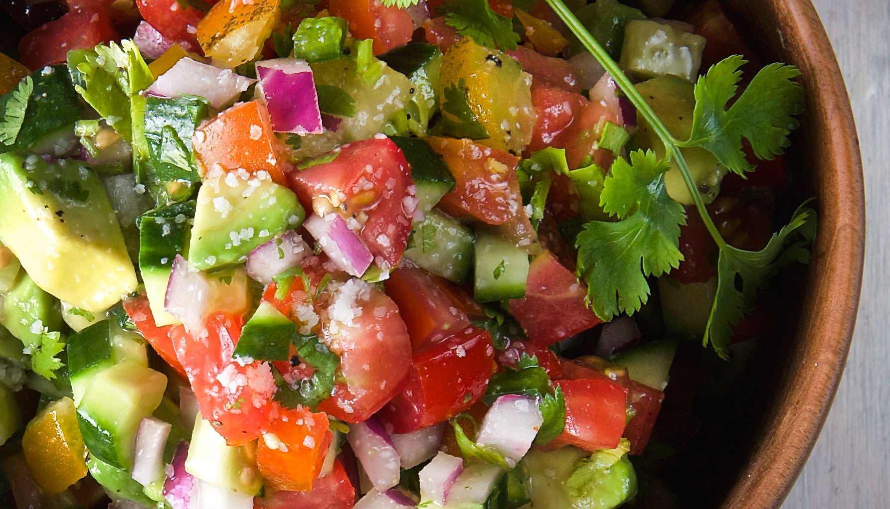 Cucumber-avocado-Pico-de-Gallo-and-Salsa-tips-chips