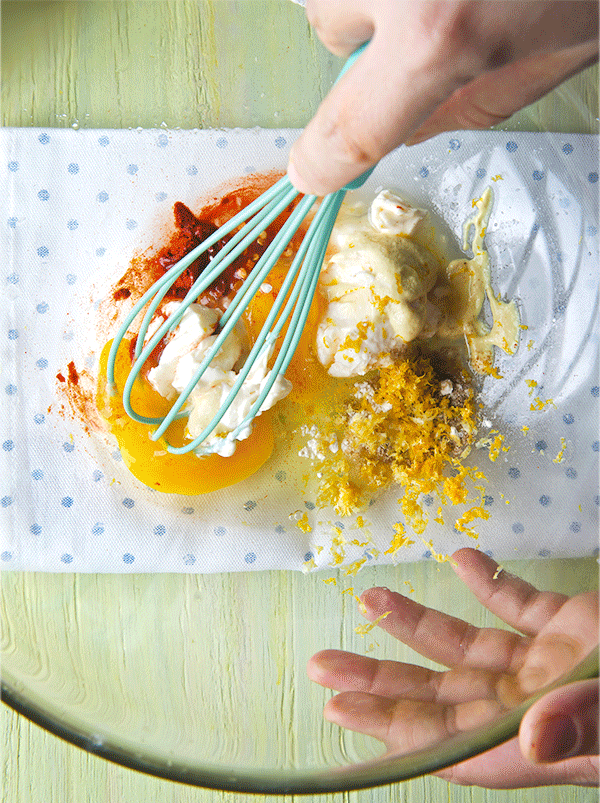 Sweet-Corn-Crab-Cakes-with-Saffron-Aioli_Making-the-Crab-cakes
