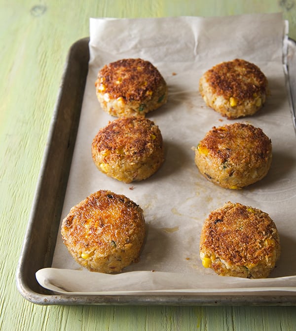 Sweet-Corn-Crab-Cakes-with-Saffron-Aioli_out-of-the-oven-crab-cakes