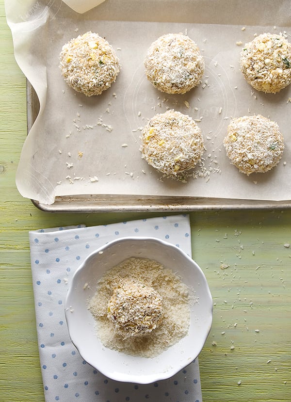 Sweet-Corn-Crab-Cakes-with-Saffron-Aioli_panko-bread-crumbs