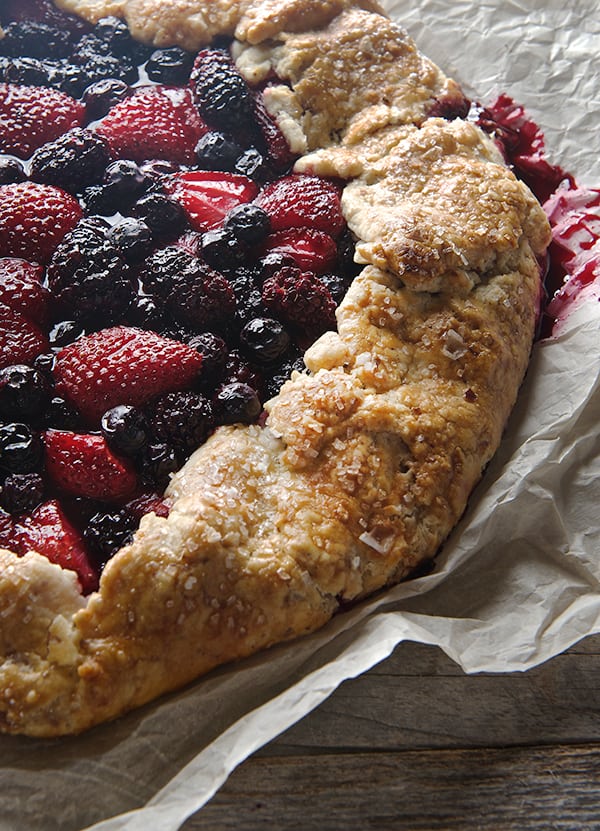 Very-Berry-Crostata_out-of-the-oven_Yes,-more-please!