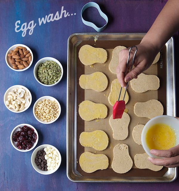 Day-of-the-Death_Amaranth-cookies-egg-wash-cookies-before-placing-the-seeds