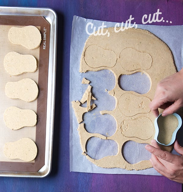 Day-of-the-Death_Amaranth-cookies-making-cookies-cut-out-shapes