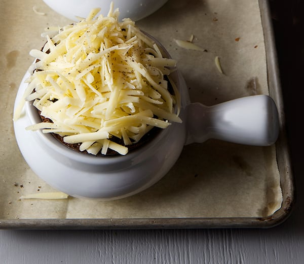 French-Onion-Bagel-Soup_Gruyere-cheese-cheezee-it-up!